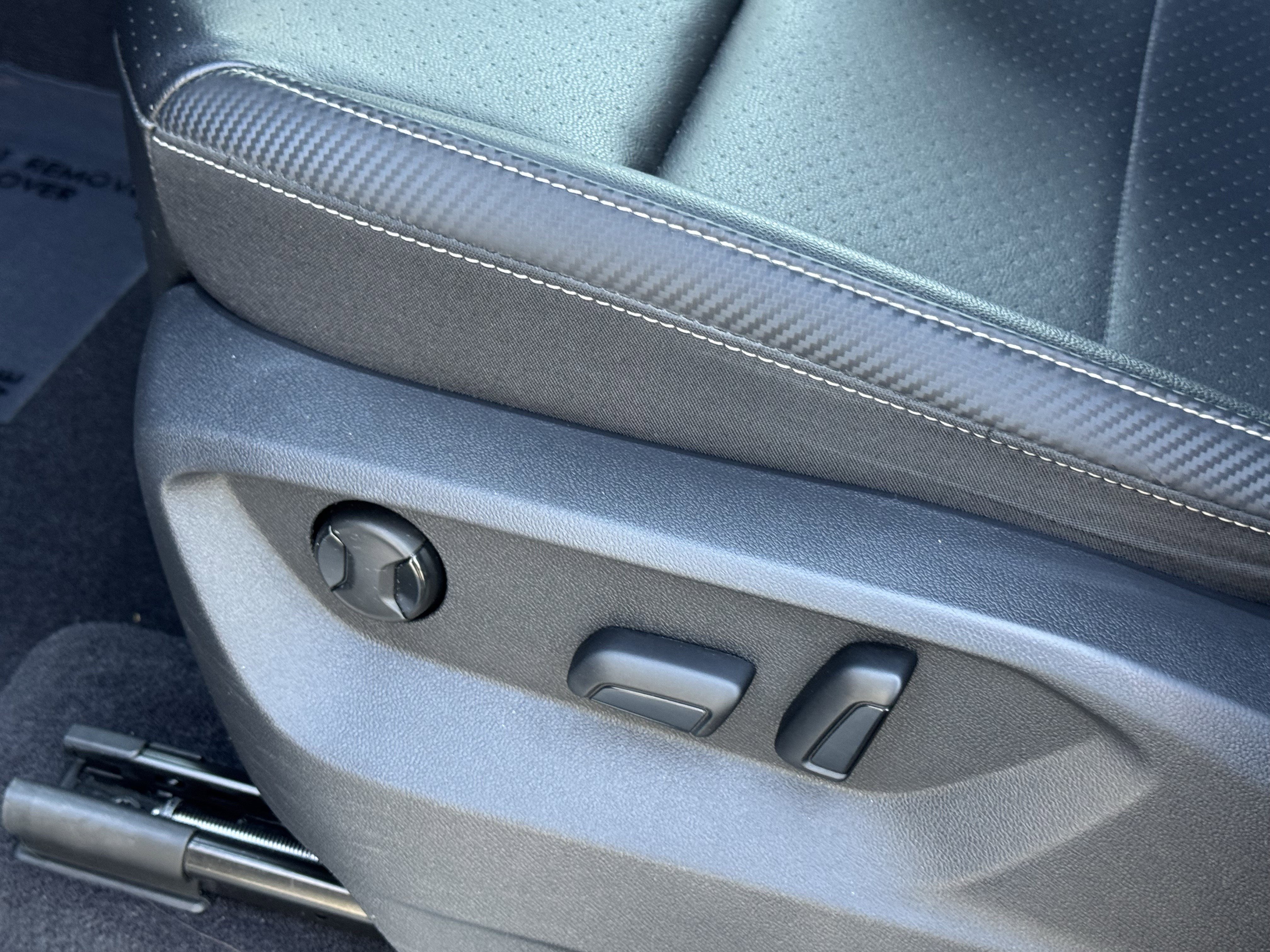 Certified 2022 Volkswagen Atlas Cross Sport SE w/ Panoramic Sunroof Package FWD image 19