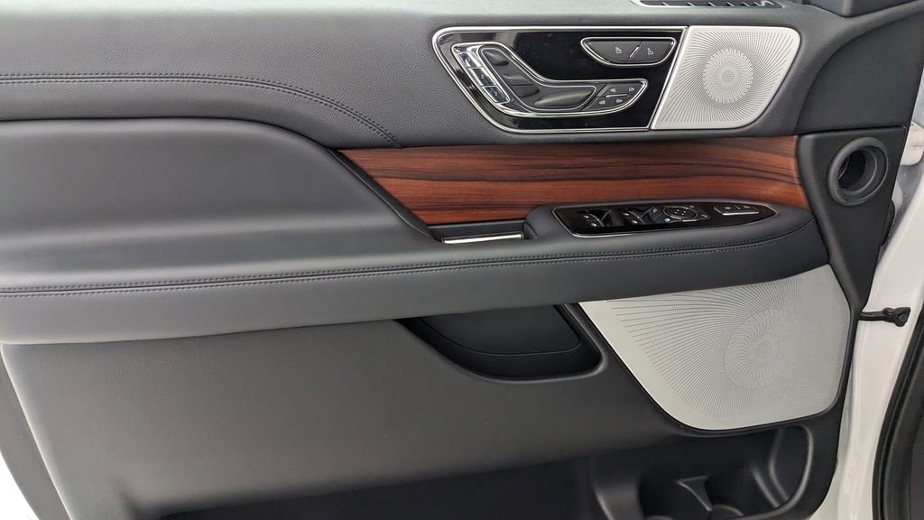 Used 2023 Lincoln Navigator L Reserve w/ Equipment Group 201A image 25