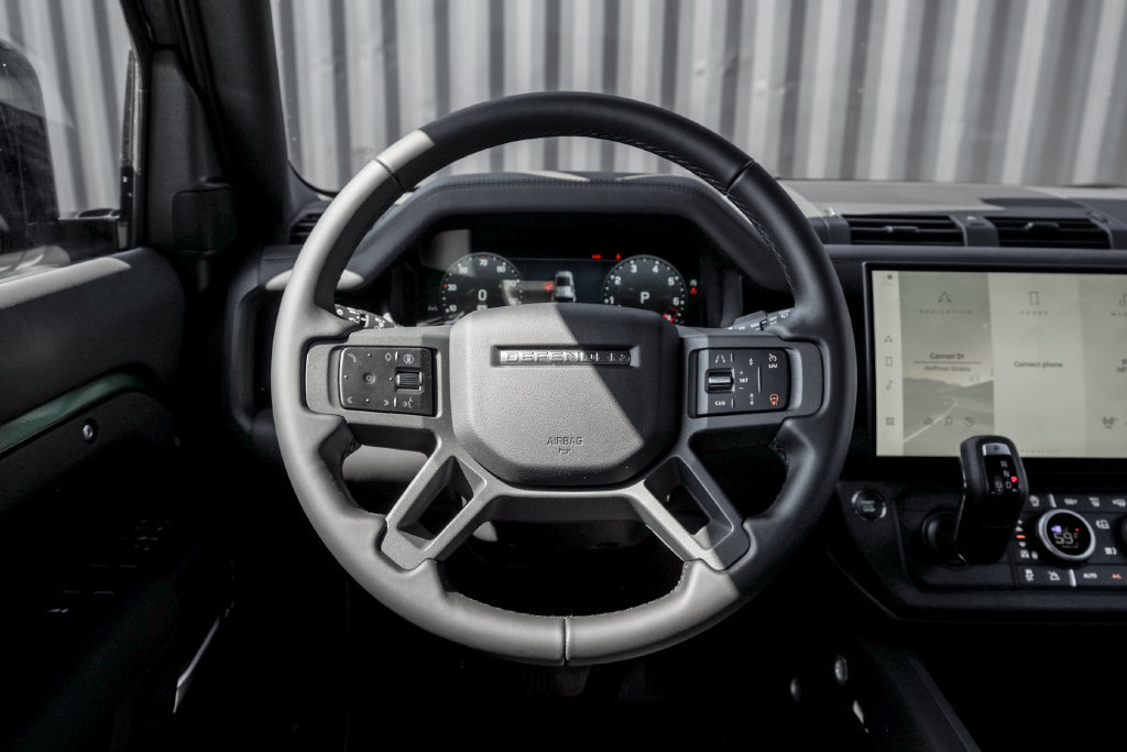 New 2026 Land Rover Defender 110 X-Dynamic SE AWD/4WD image 19
