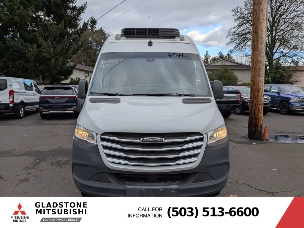 Used 2019 Freightliner Sprinter 2500 RWD image 2