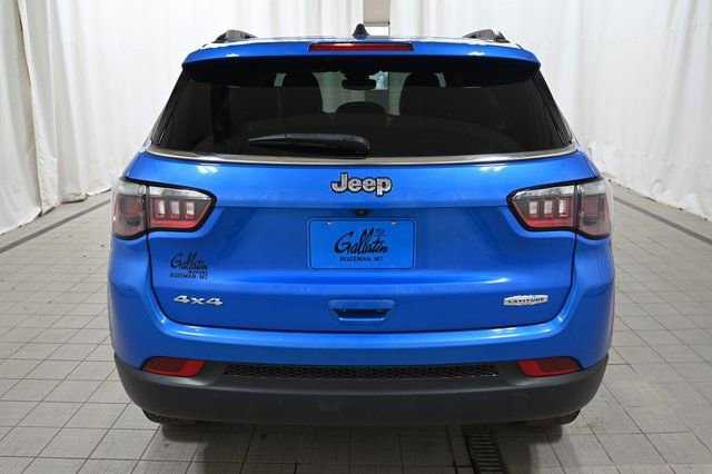 Used 2024 Jeep Compass Latitude image 11