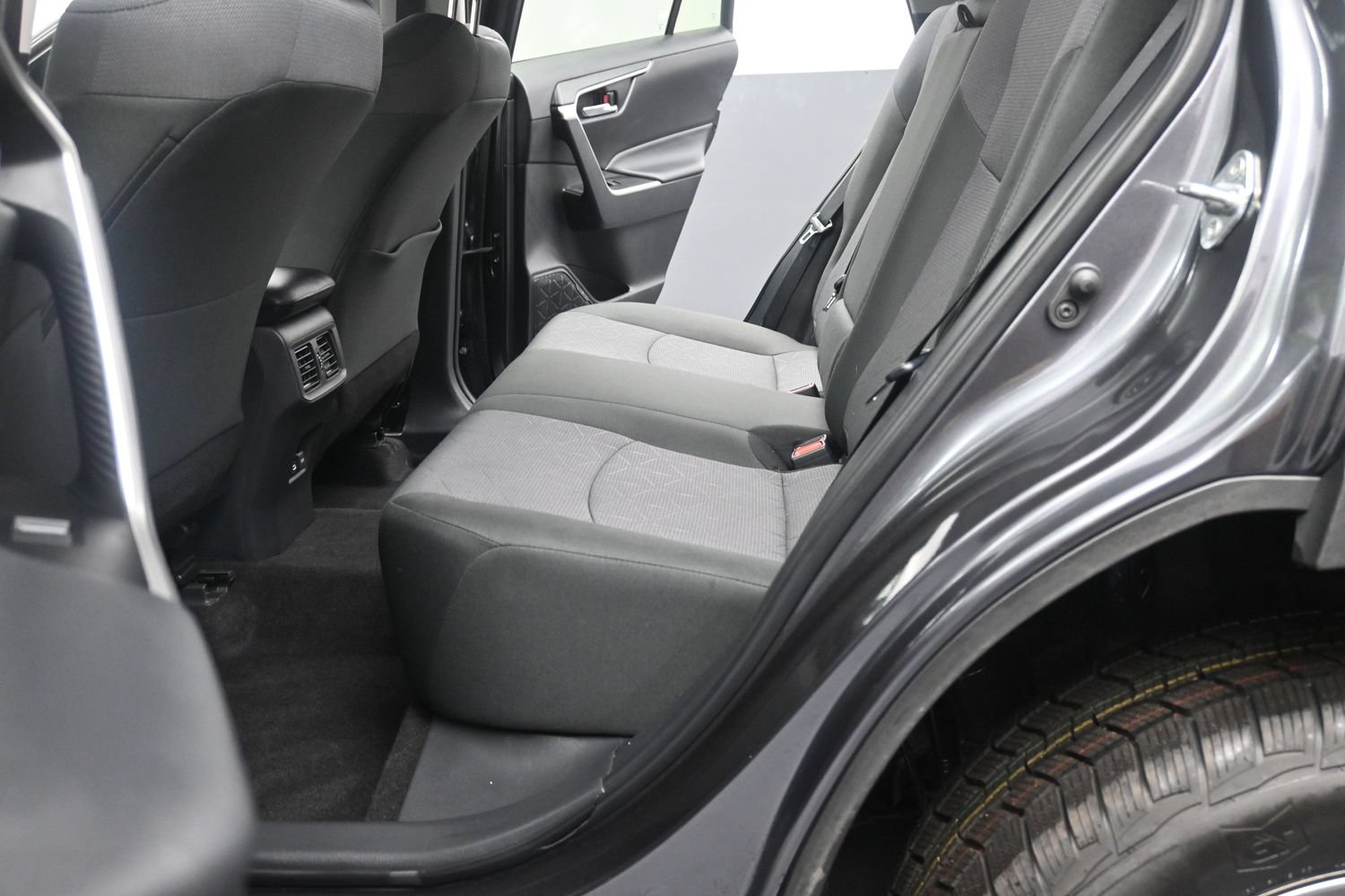 Used 2024 Toyota RAV4 XLE w/ Convenience Package AWD/4WD image 15