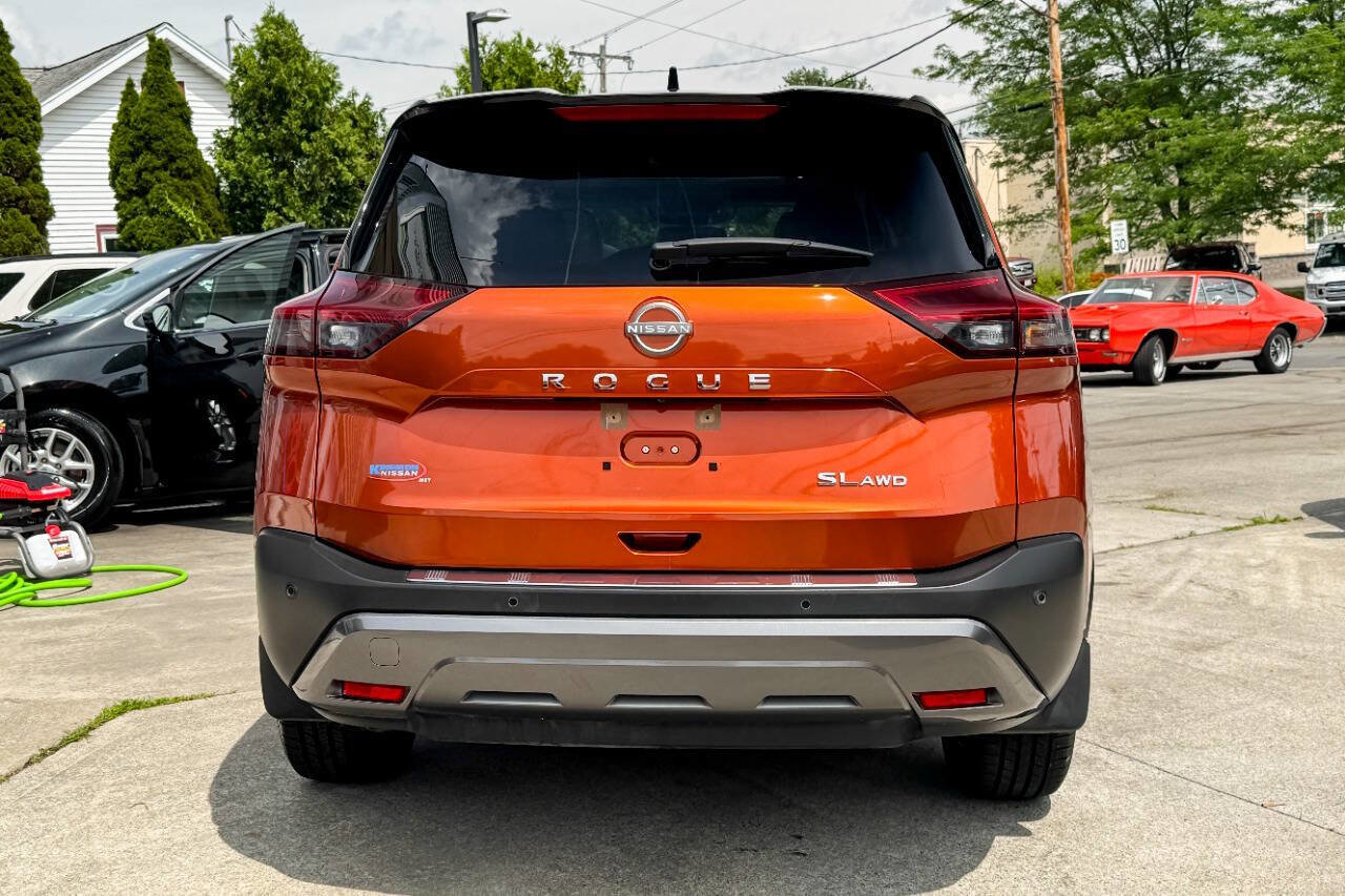Used 2022 Nissan Rogue SL w/ SL Premium Package image 4
