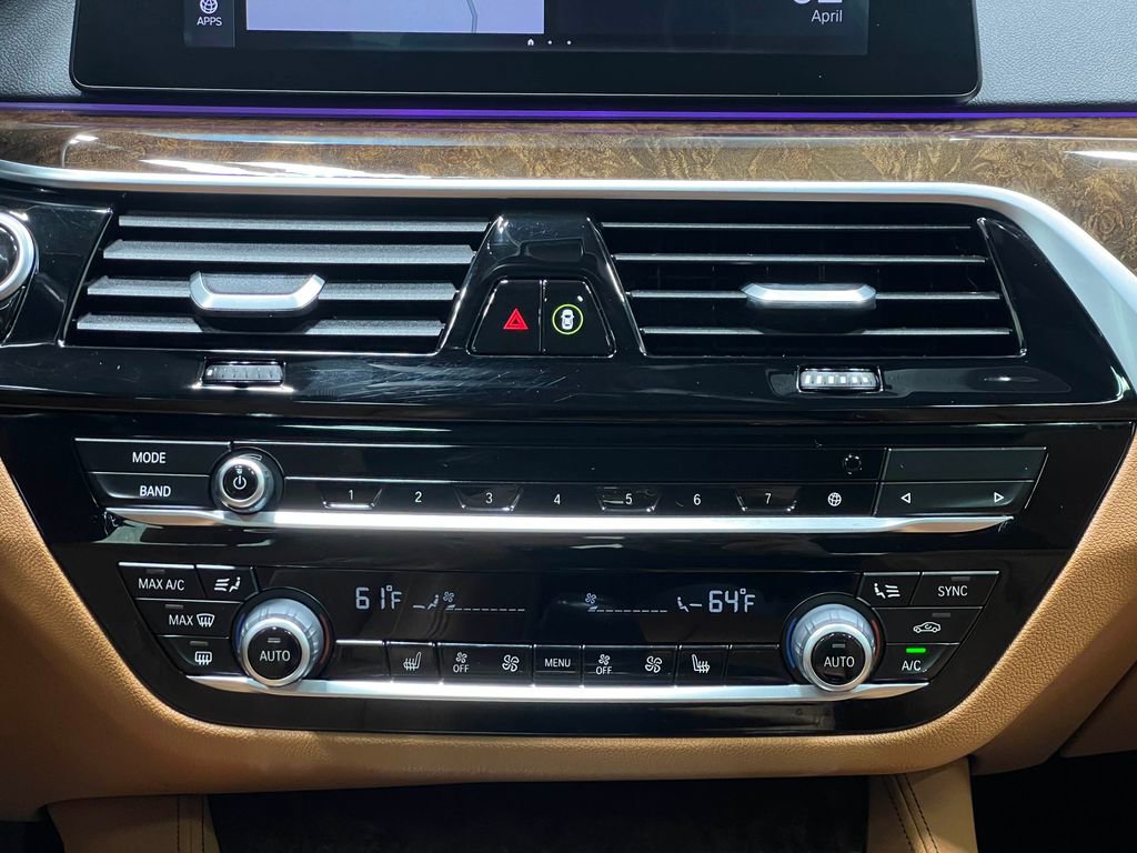 Used 2020 BMW 530e xDrive w/ Premium Package AWD/4WD image 28