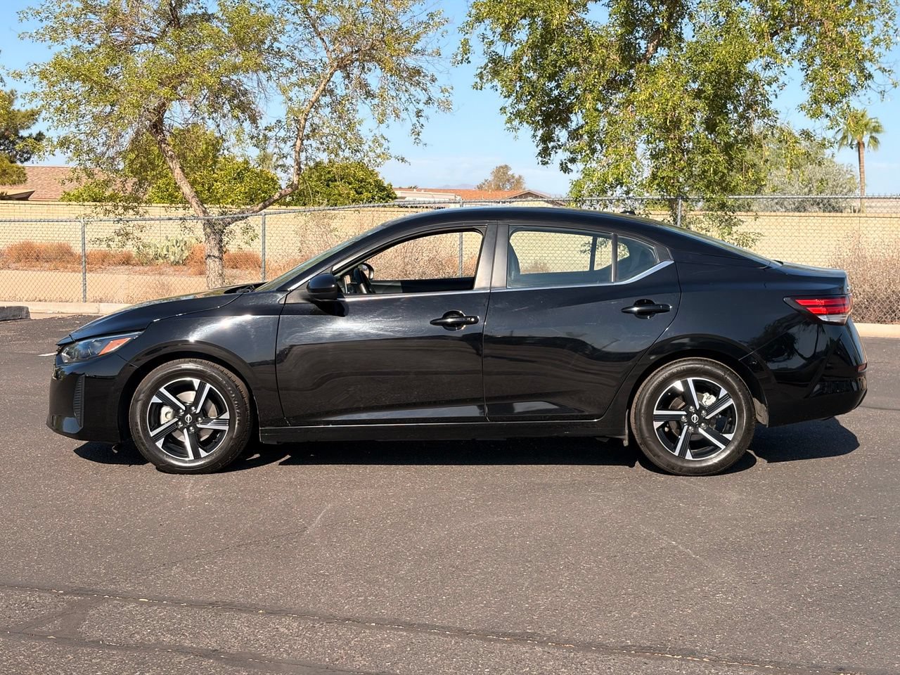 Used 2024 Nissan Sentra SV FWD image 3