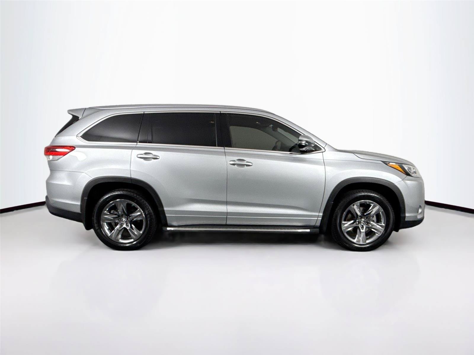 Used 2019 Toyota Highlander Limited Platinum AWD/4WD image 11