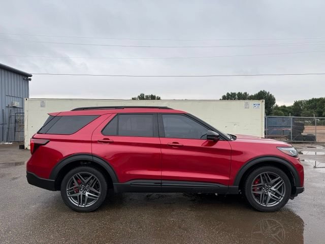 Used 2025 Ford Explorer ST w/ Sun And Sound Package AWD/4WD image 4