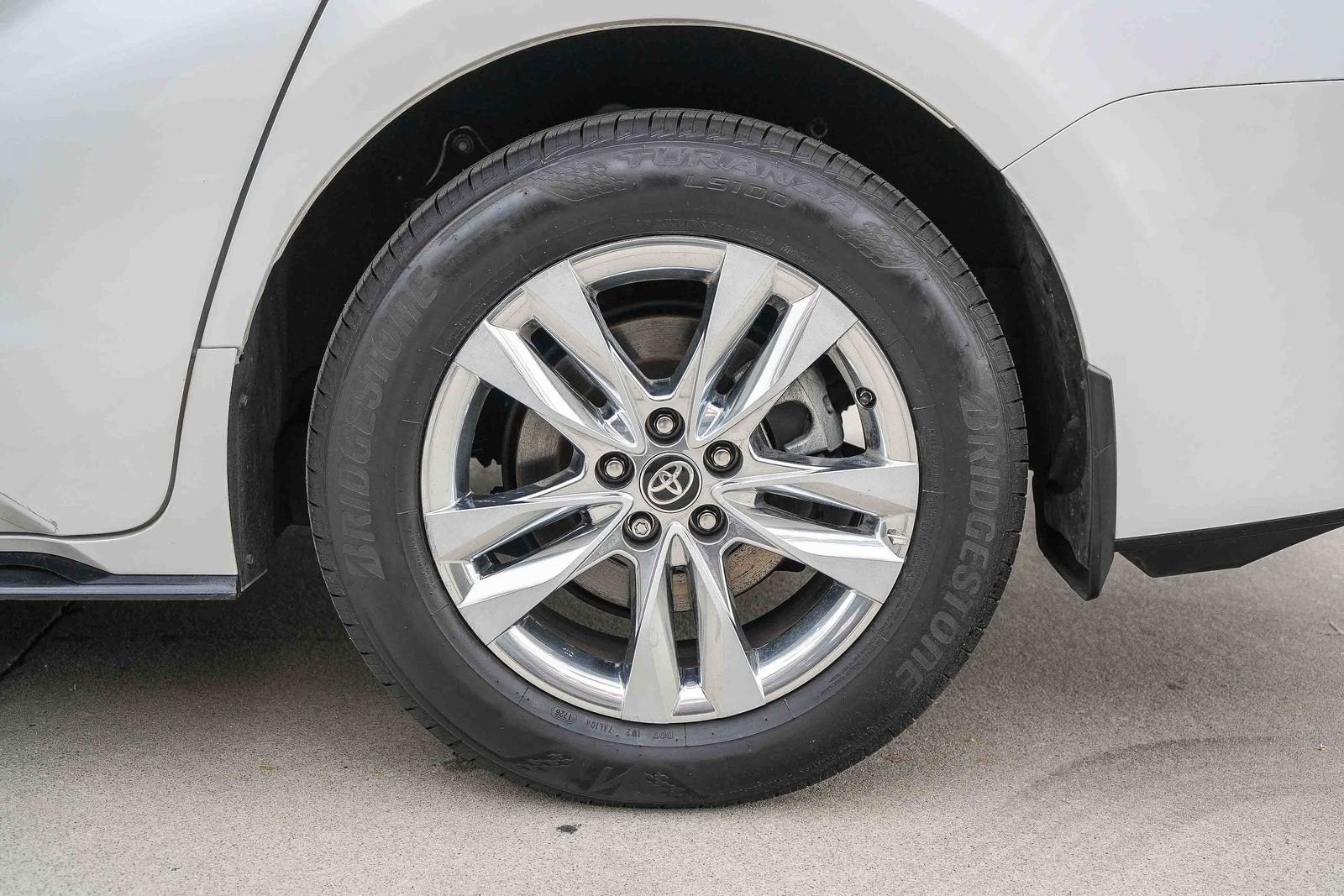 Certified 2024 Toyota Sienna Limited AWD/4WD image 10