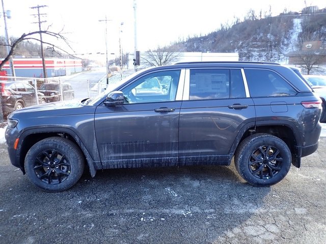 New 2026 Jeep Grand Cherokee Altitude image 2