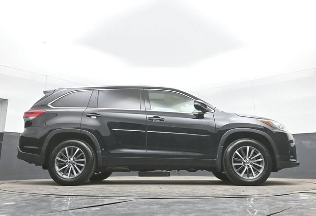 Used 2018 Toyota Highlander XLE w/ Protection Package #3 AWD/4WD image 53