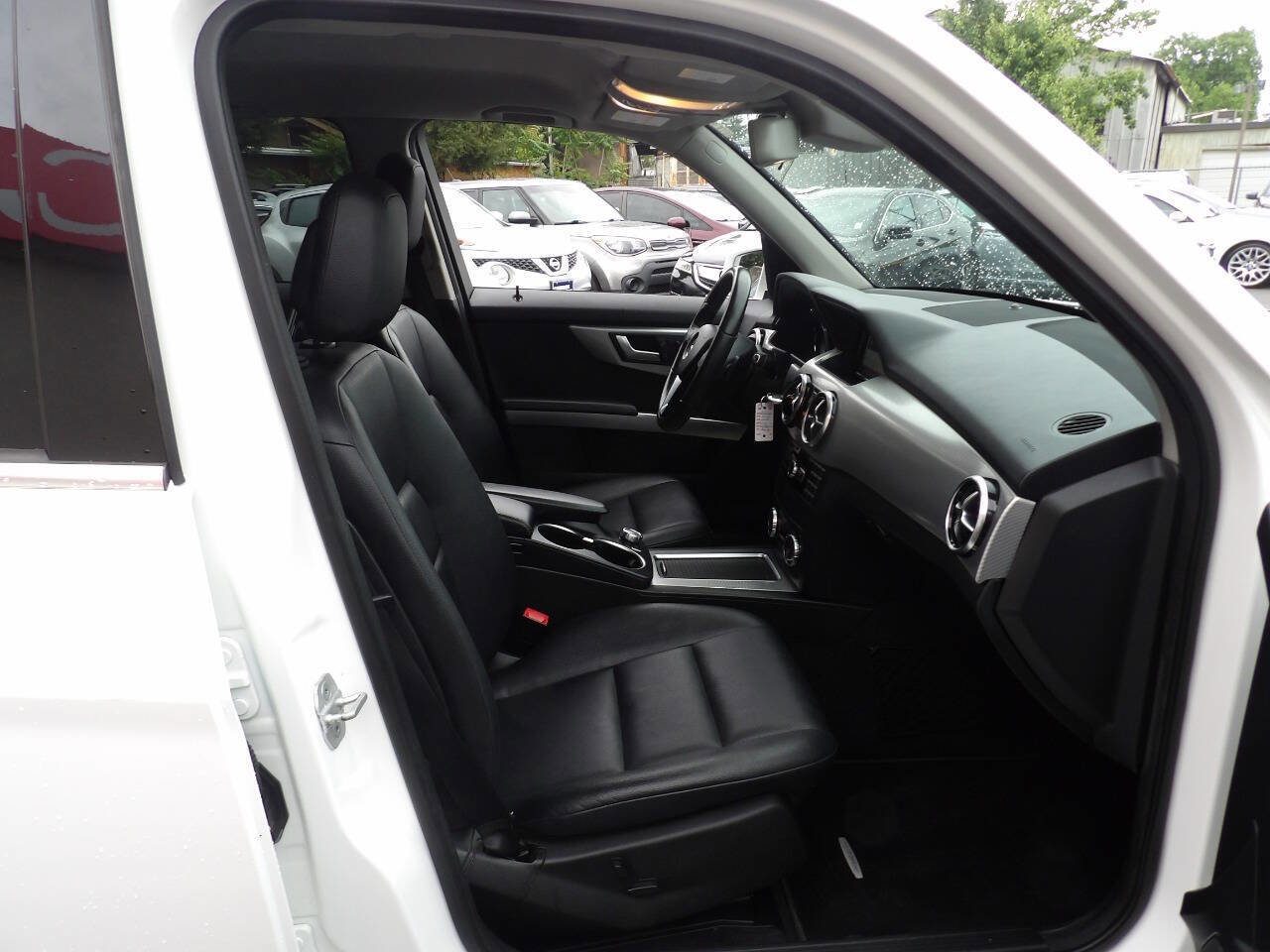 Used 2015 Mercedes-Benz GLK 250 BlueTEC 4MATIC image 6