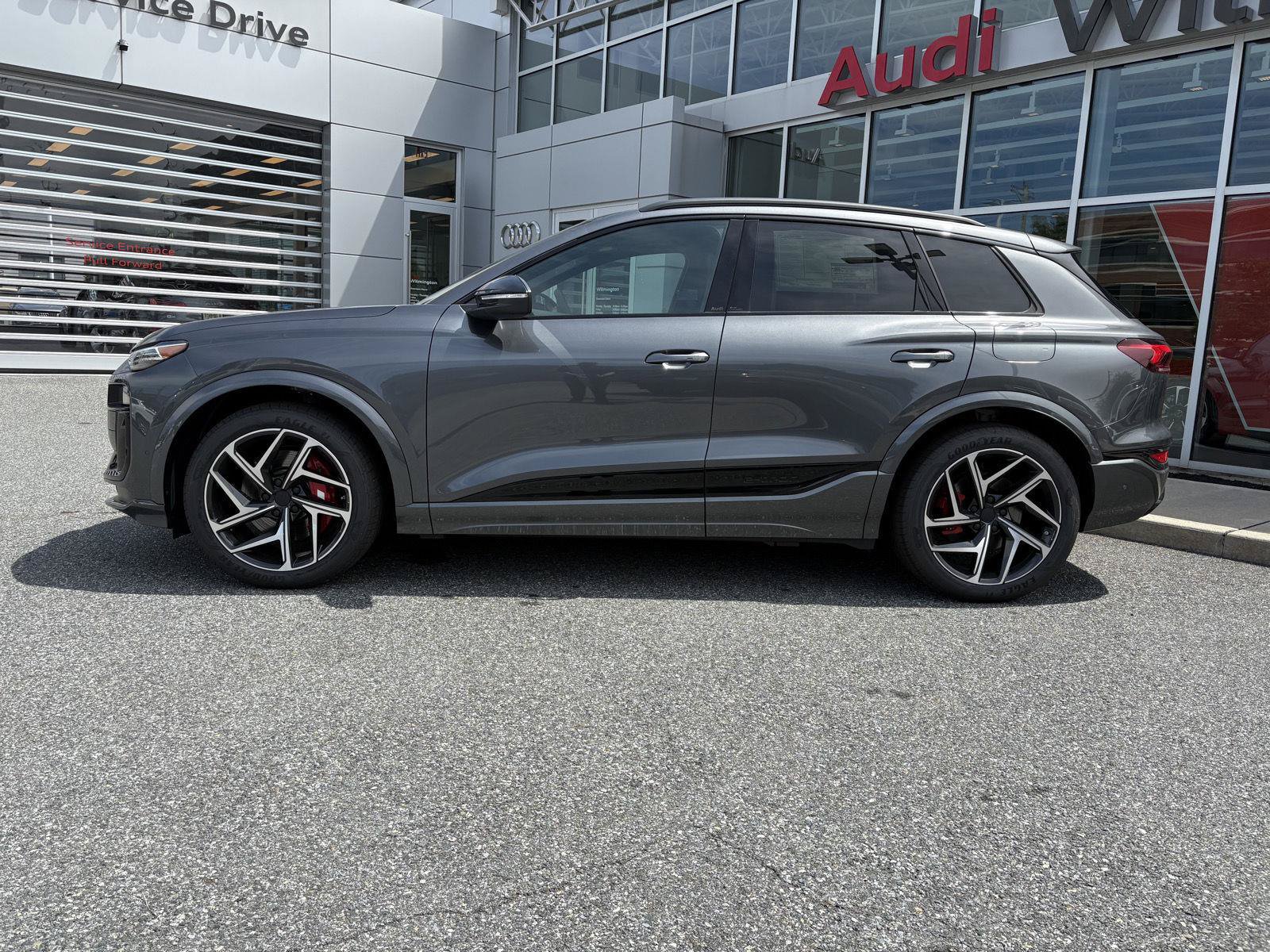 New 2027 Audi SQ6 e-tron Premium Plus AWD/4WD image 2