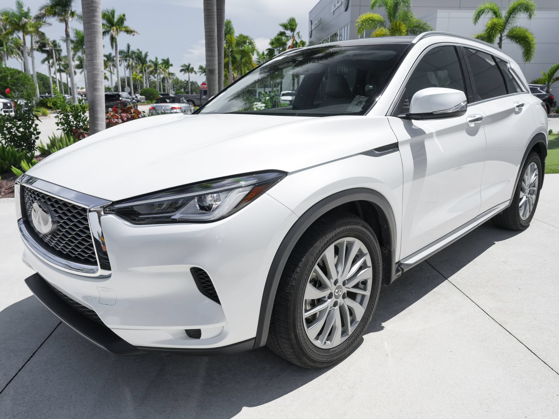 Used 2023 INFINITI QX50 Luxe FWD image 6