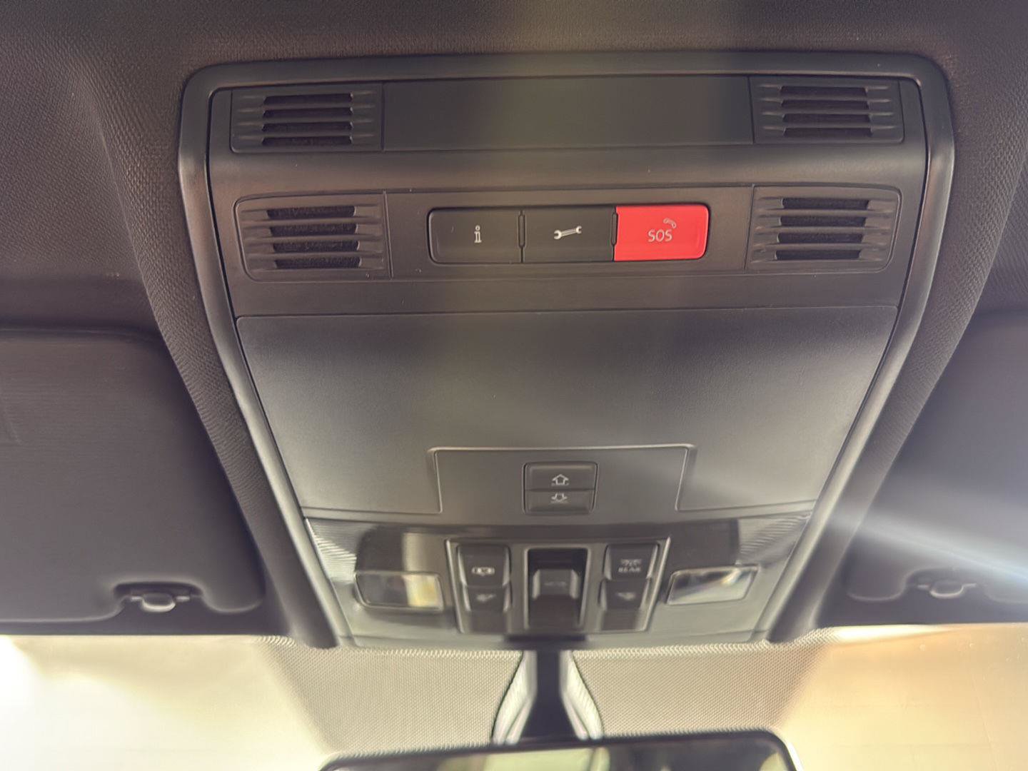 Used 2019 Volkswagen Tiguan S FWD image 18