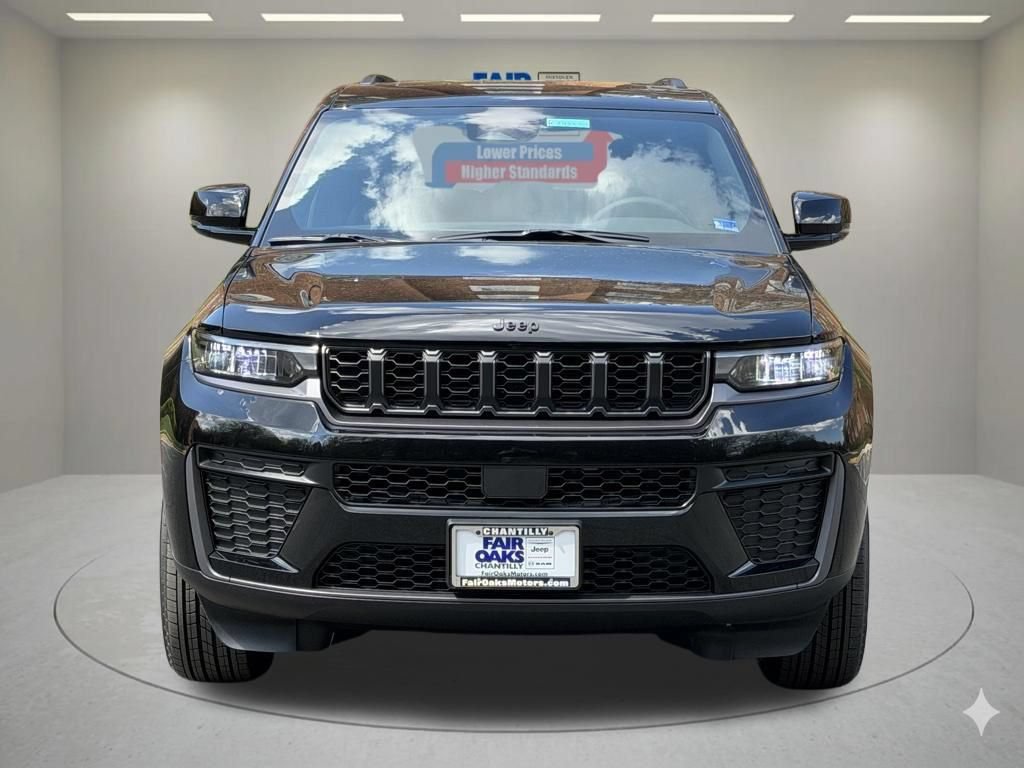 New 2026 Jeep Grand Cherokee Altitude AWD/4WD image 3