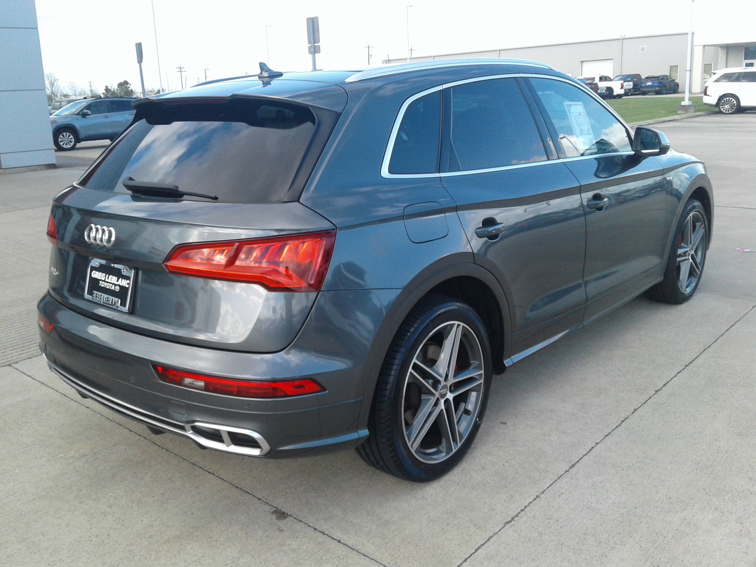 Used 2018 Audi SQ5 Premium Plus w/ S Sport Package AWD/4WD image 7