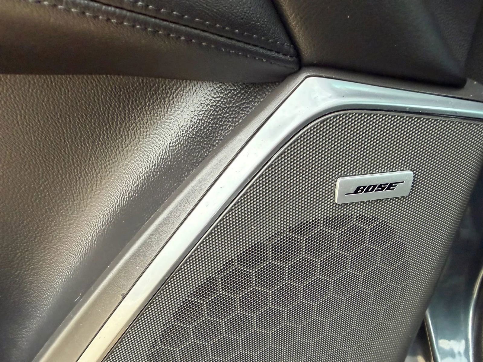 Used 2020 Cadillac Escalade ESV Premium Luxury image 27