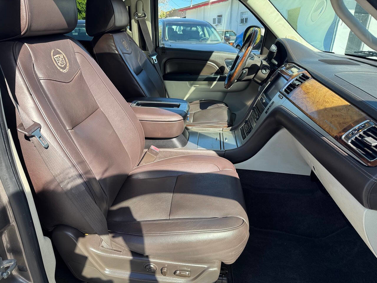 Used 2014 Cadillac Escalade ESV Platinum image 21