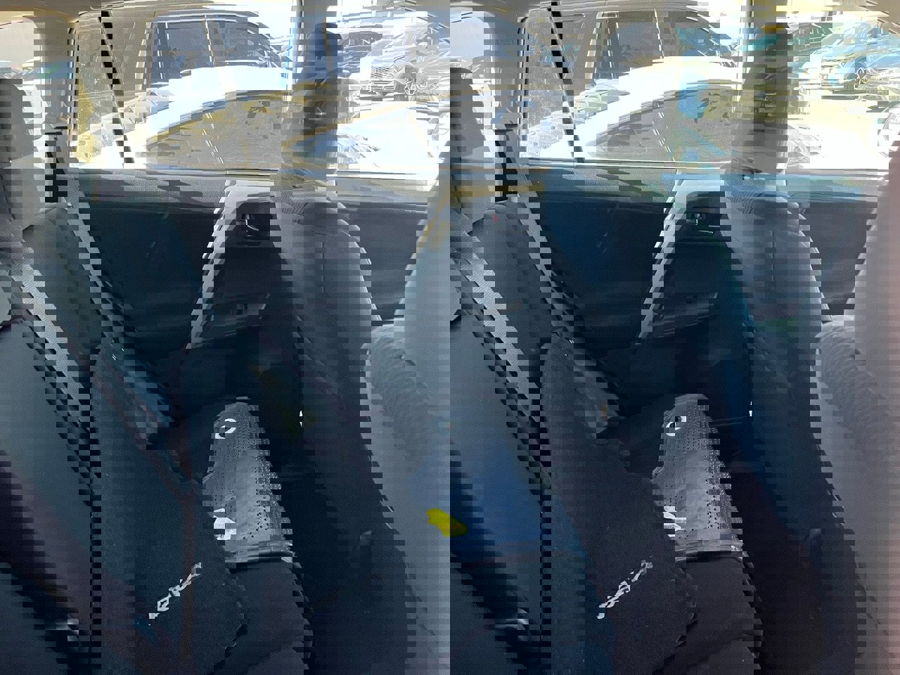 Used 2016 Toyota RAV4 LE image 6