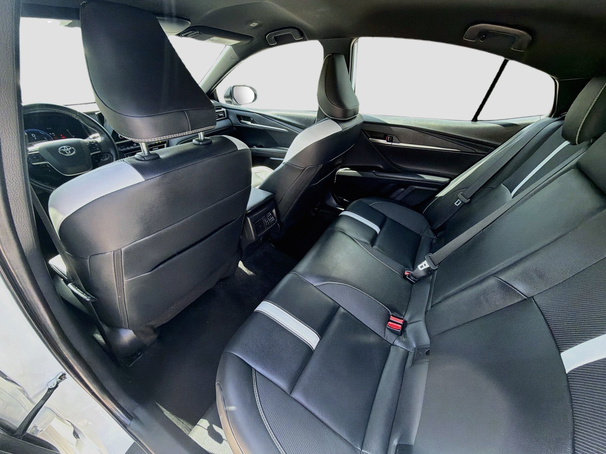 Used 2025 Toyota Camry SE FWD image 24