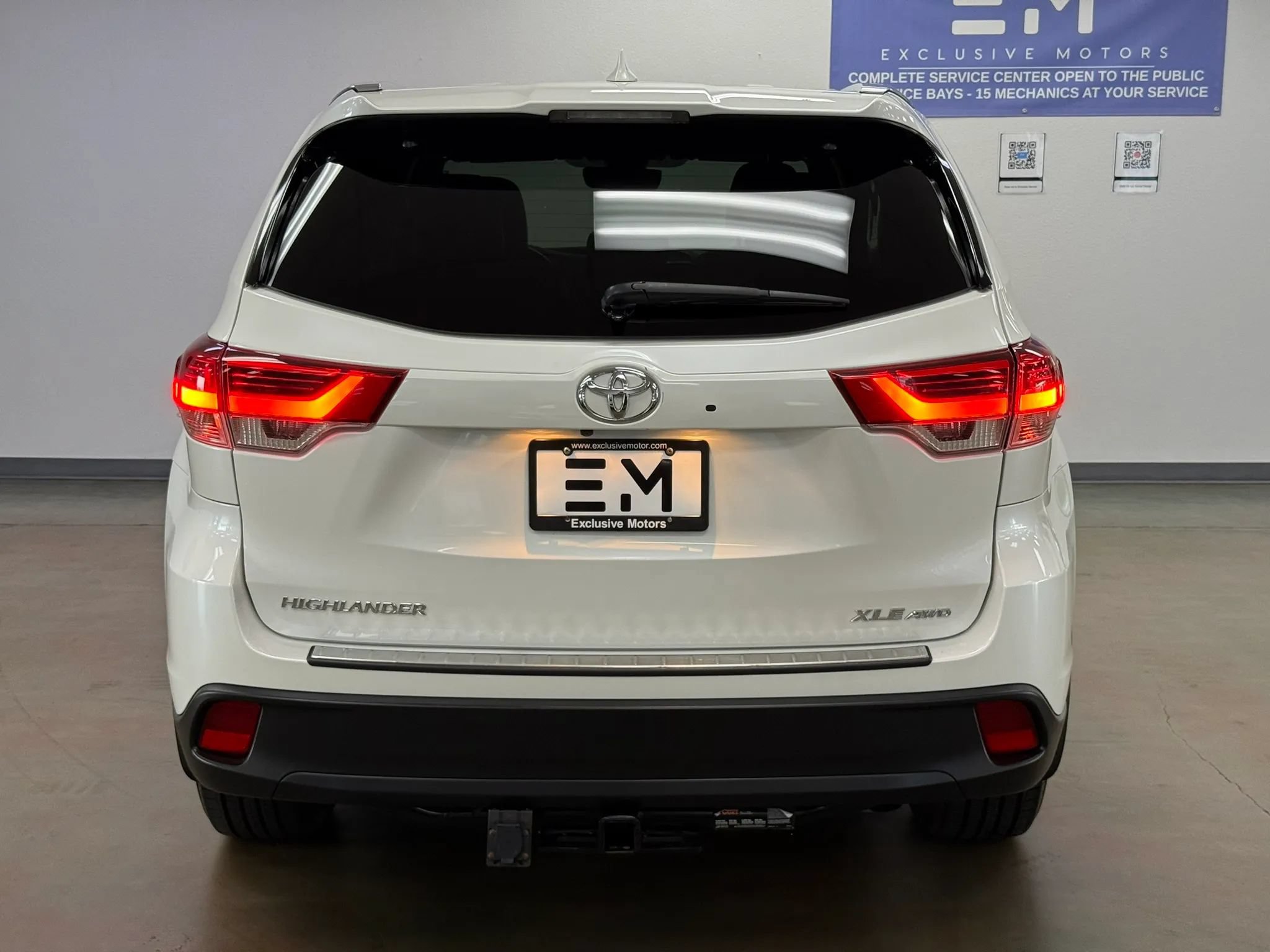 Used 2019 Toyota Highlander XLE AWD/4WD image 6