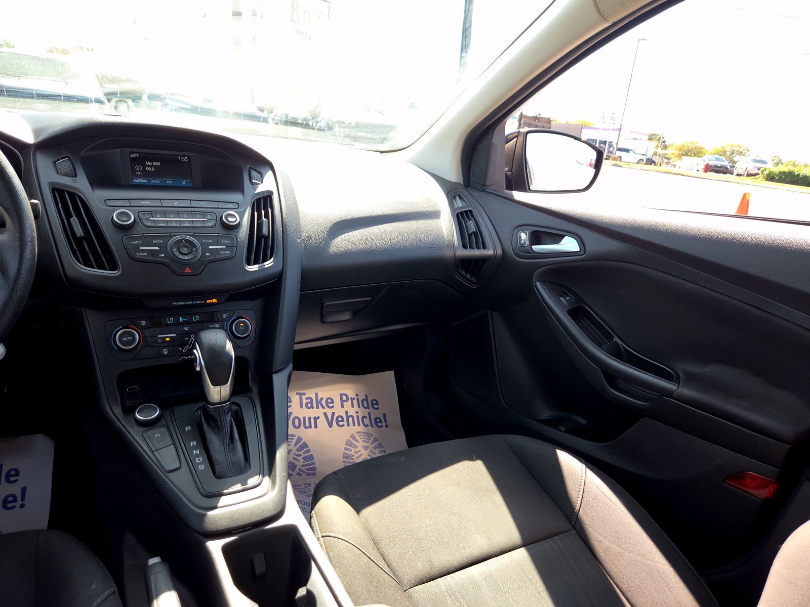 Used 2018 Ford Focus SE w/ SE Appearance Package FWD image 27