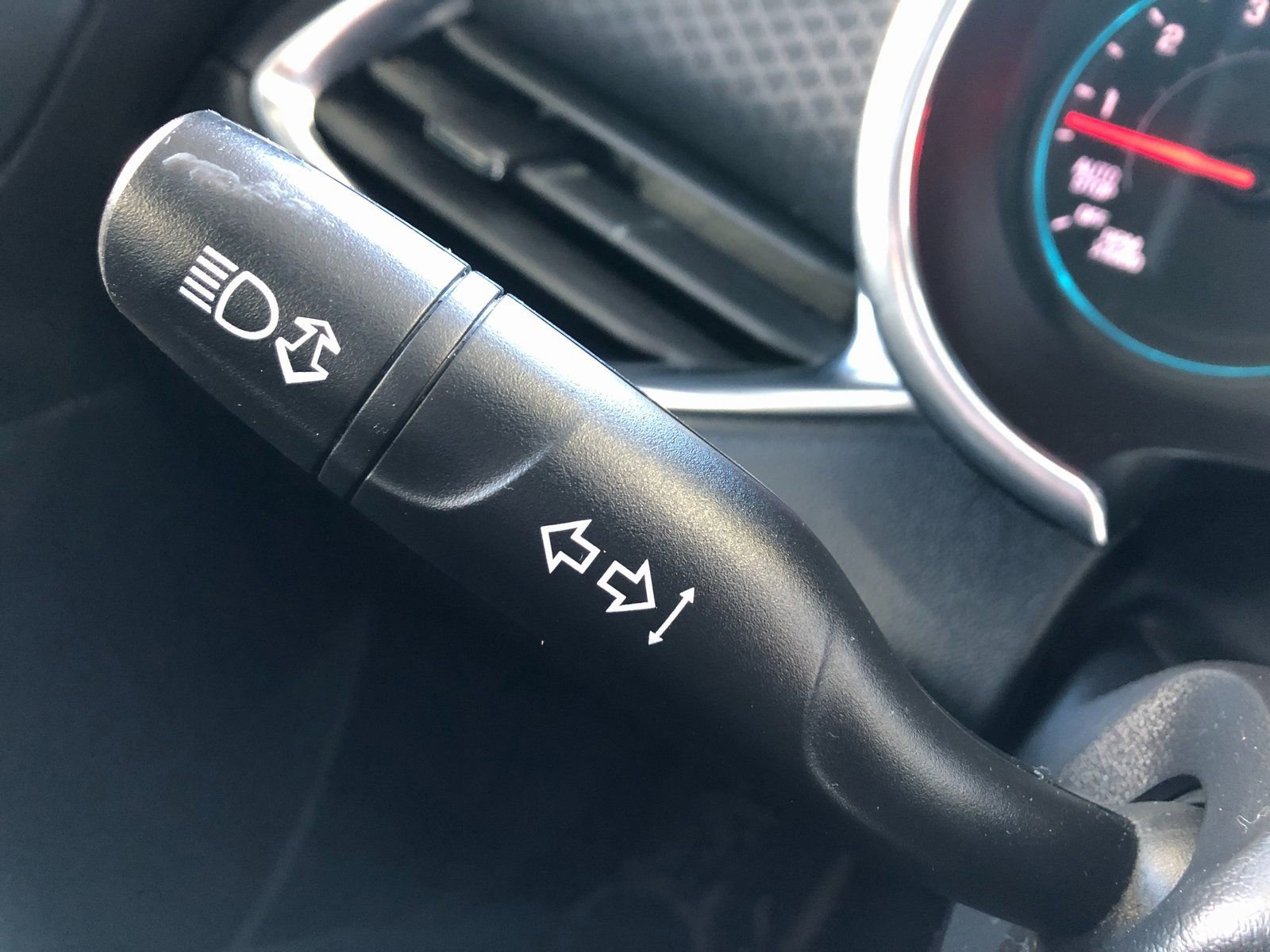 Used 2018 Chevrolet Malibu LT image 29