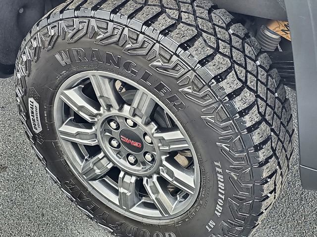 Used 2024 GMC Sierra 1500 AT4X image 13