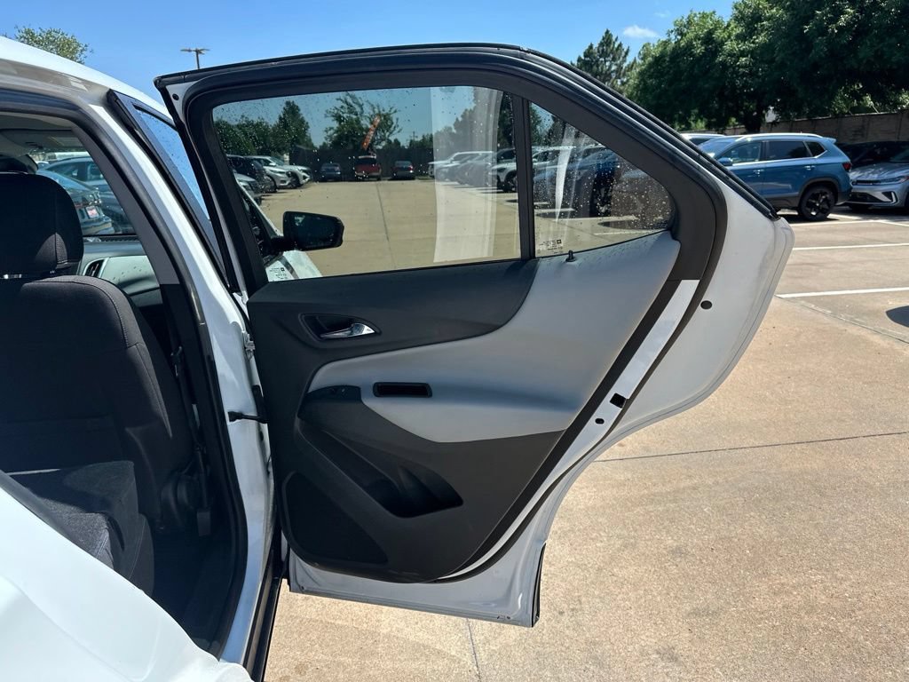 Used 2021 Chevrolet Equinox LS w/ LS Convenience Package FWD image 14