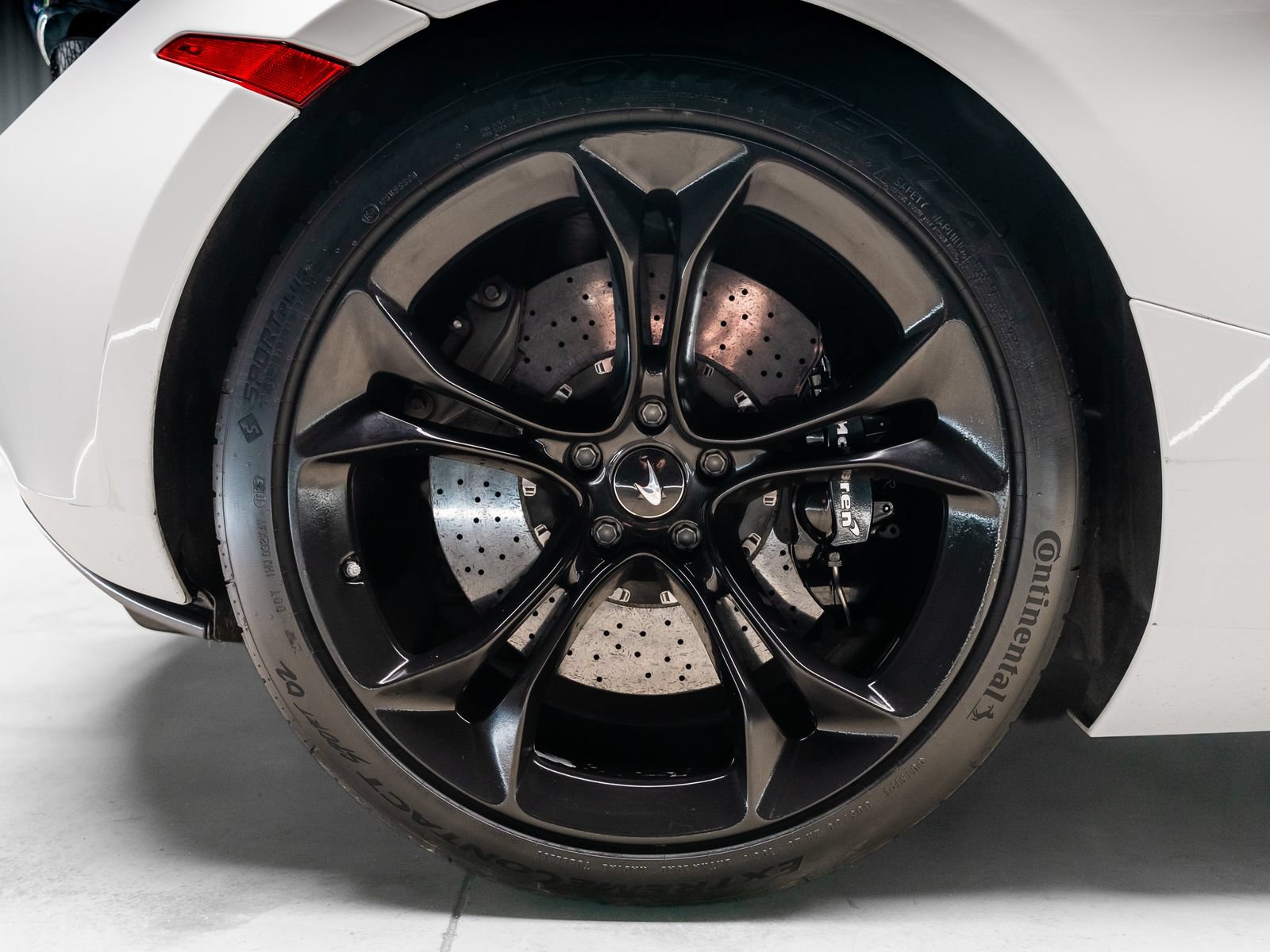 Used 2019 McLaren 720S Performance RWD image 32