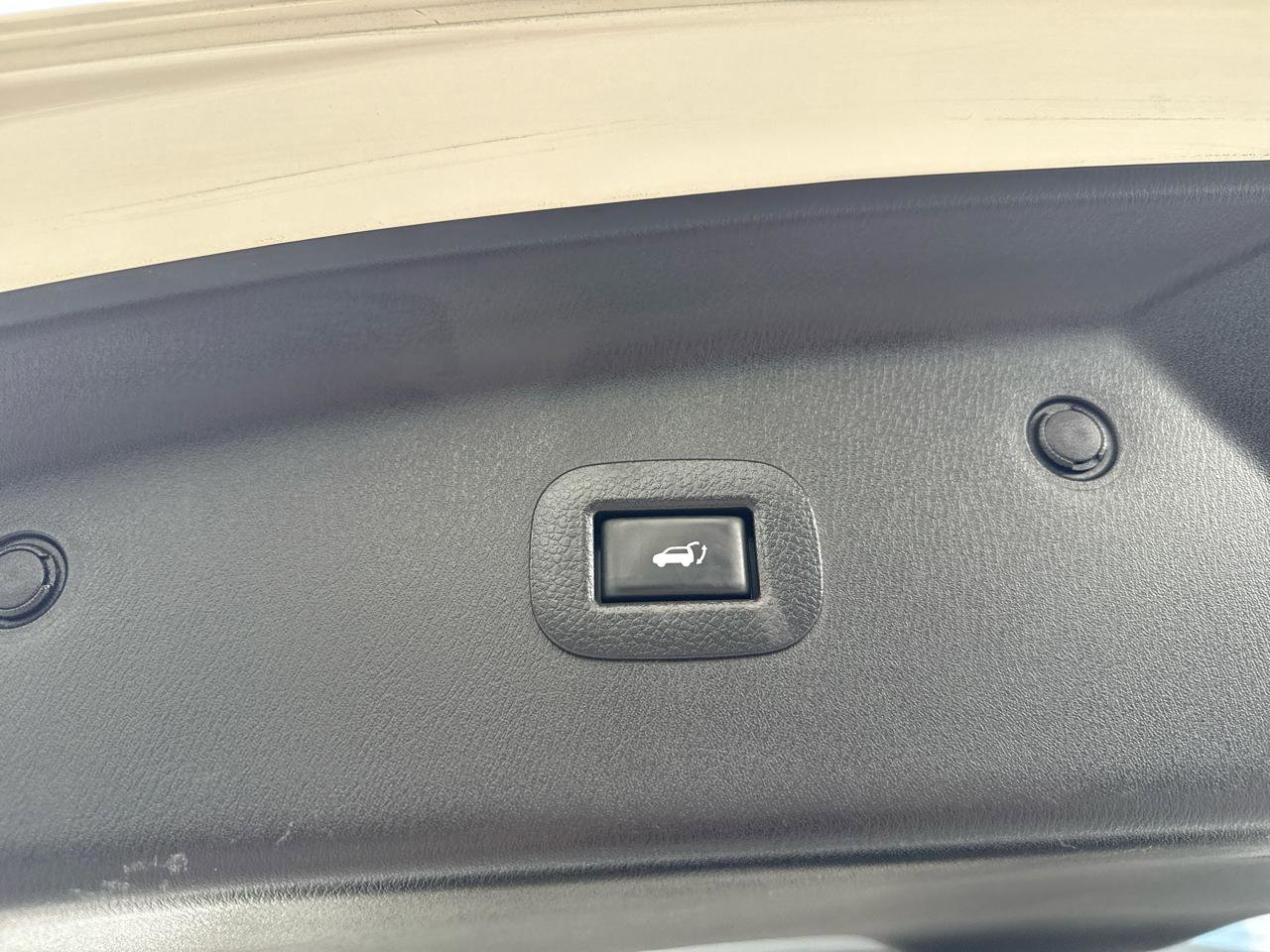 Used 2020 Nissan Armada SL w/ Premium Package RWD image 9
