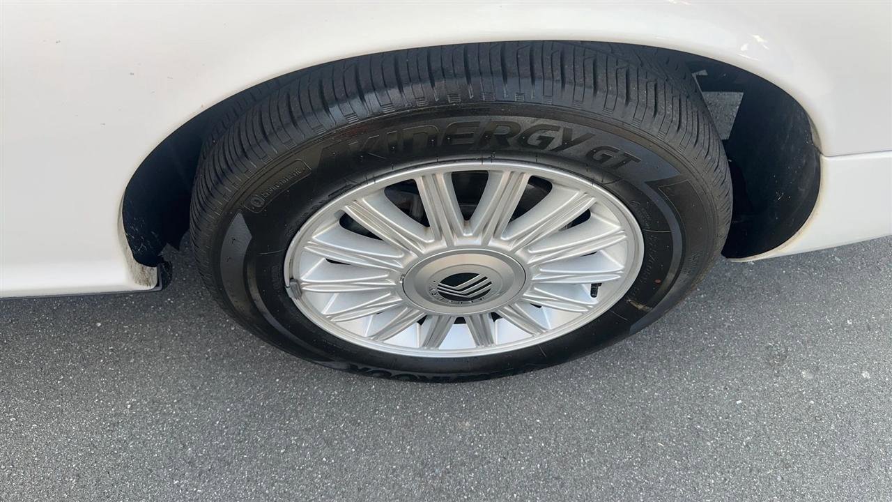 Used 2011 Mercury Grand Marquis LS image 19