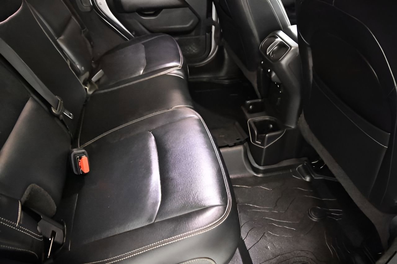 Used 2019 Jeep Wrangler Unlimited Sahara image 39