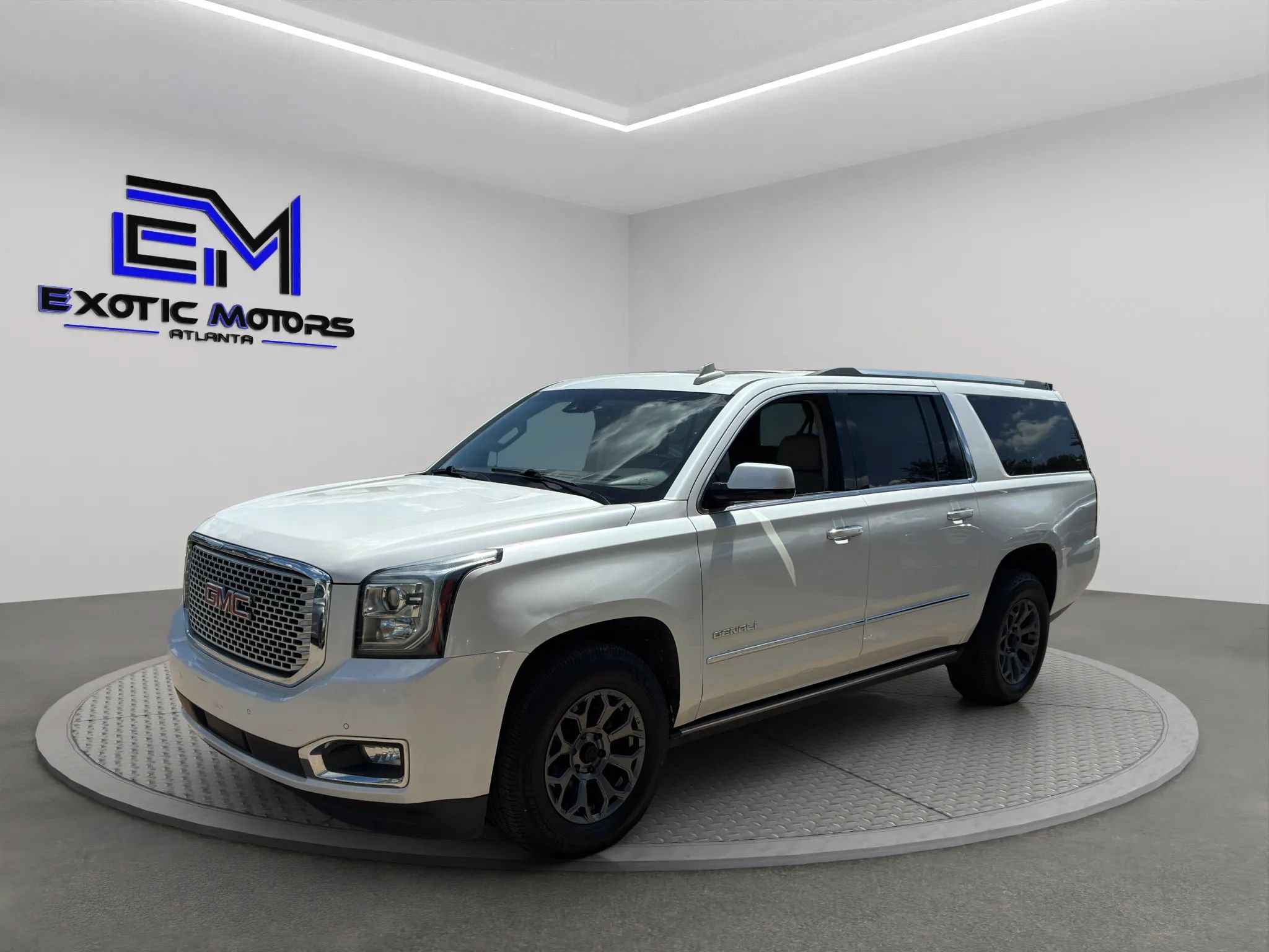 Used 2016 GMC Yukon XL Denali w/ Open Road Package AWD/4WD image 1