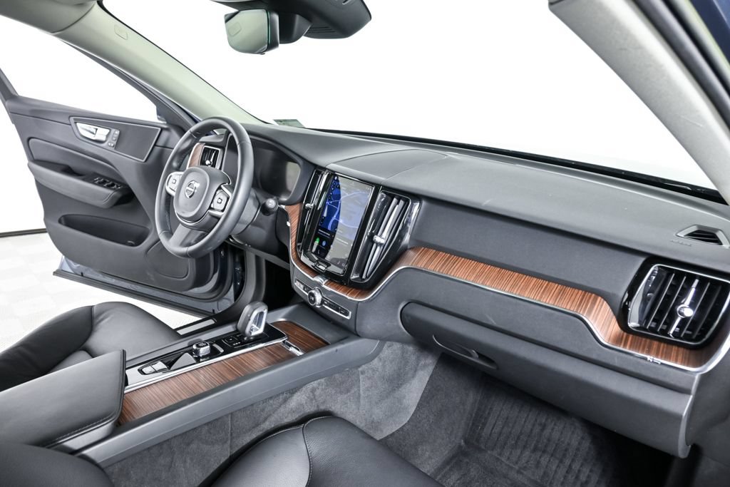 Certified 2023 Volvo XC60 B5 Plus w/ Protection Package AWD/4WD image 24