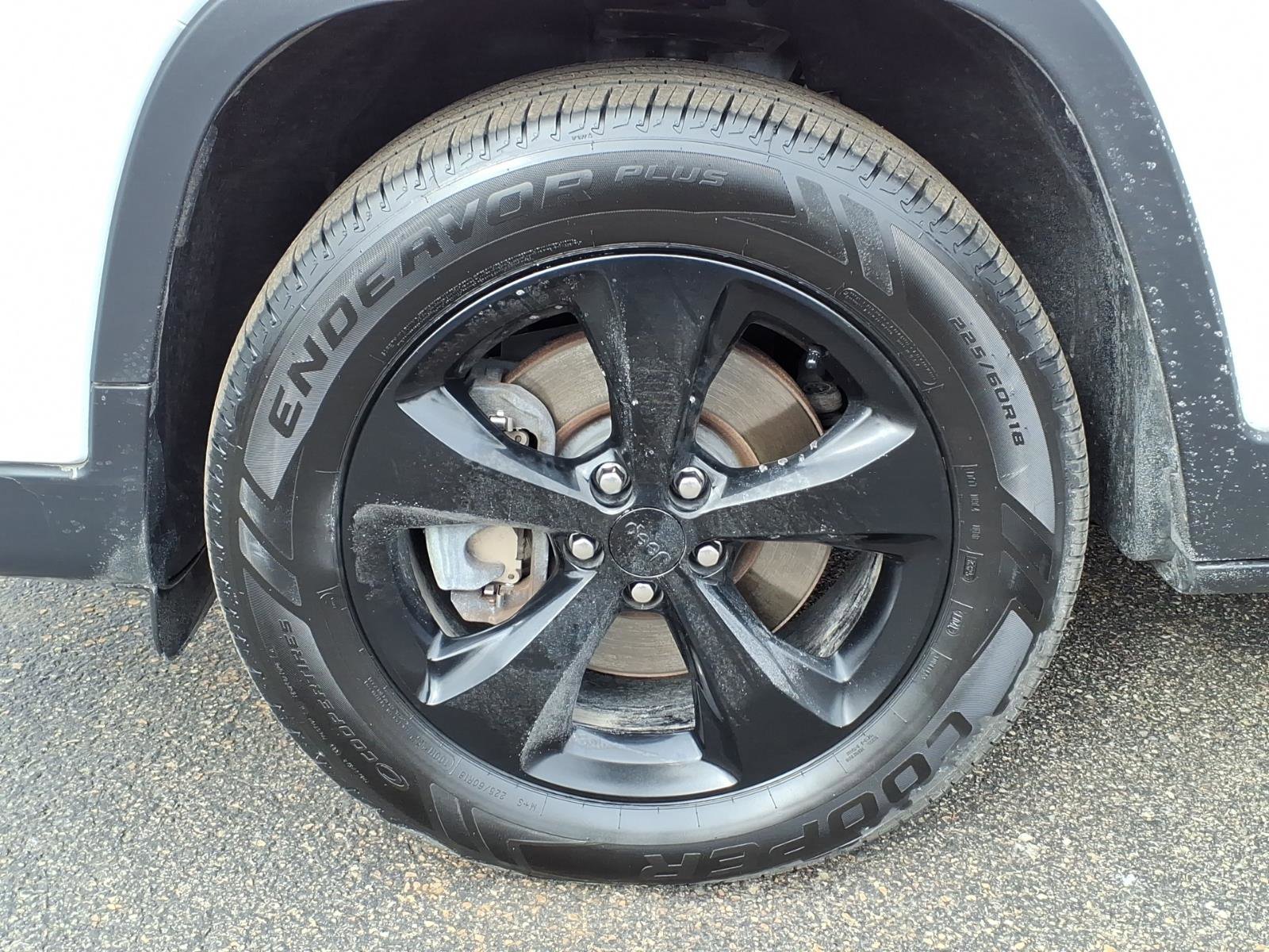 Certified 2020 Jeep Cherokee Latitude Plus image 6