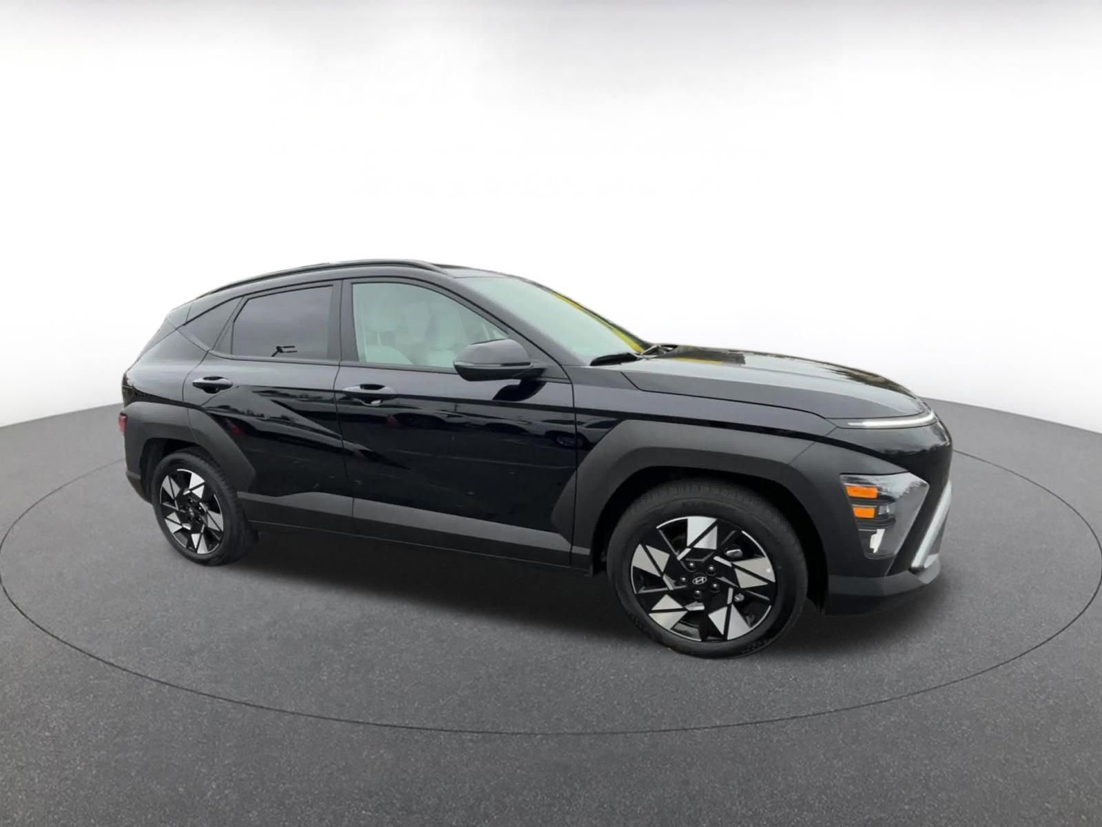 Used 2025 Hyundai Kona SEL video 2