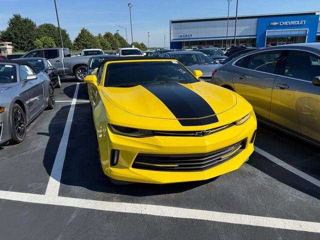 Used 2018 Chevrolet Camaro LT RWD image 2