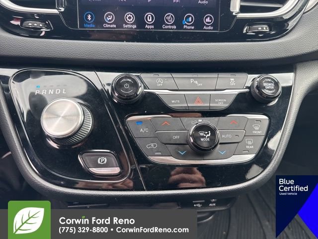 Used 2020 Chrysler Pacifica Touring-L image 11