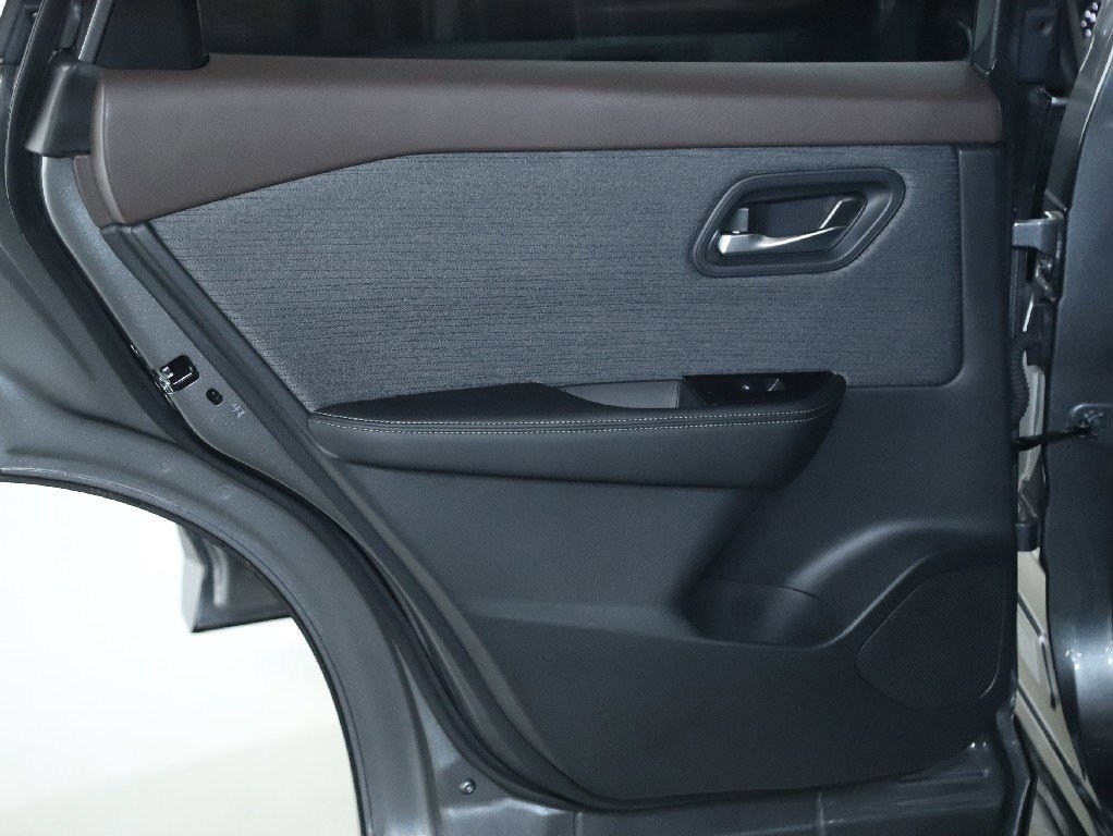 Certified 2023 Nissan Rogue SV image 13