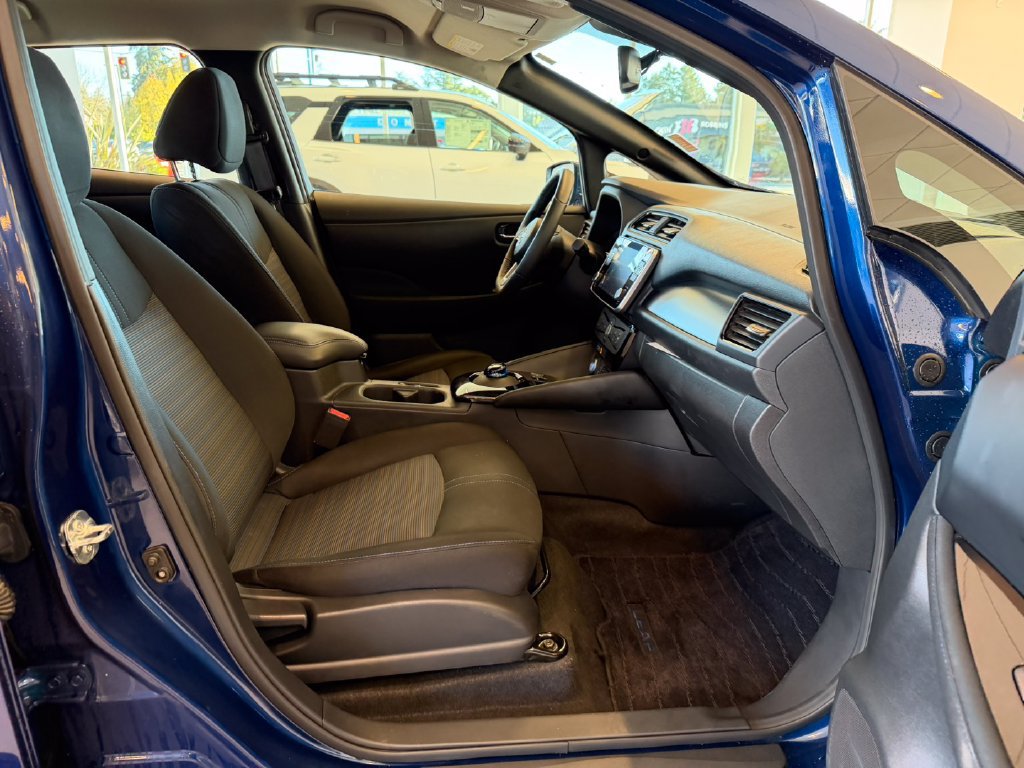 Used 2025 Nissan Leaf SV Plus FWD image 24