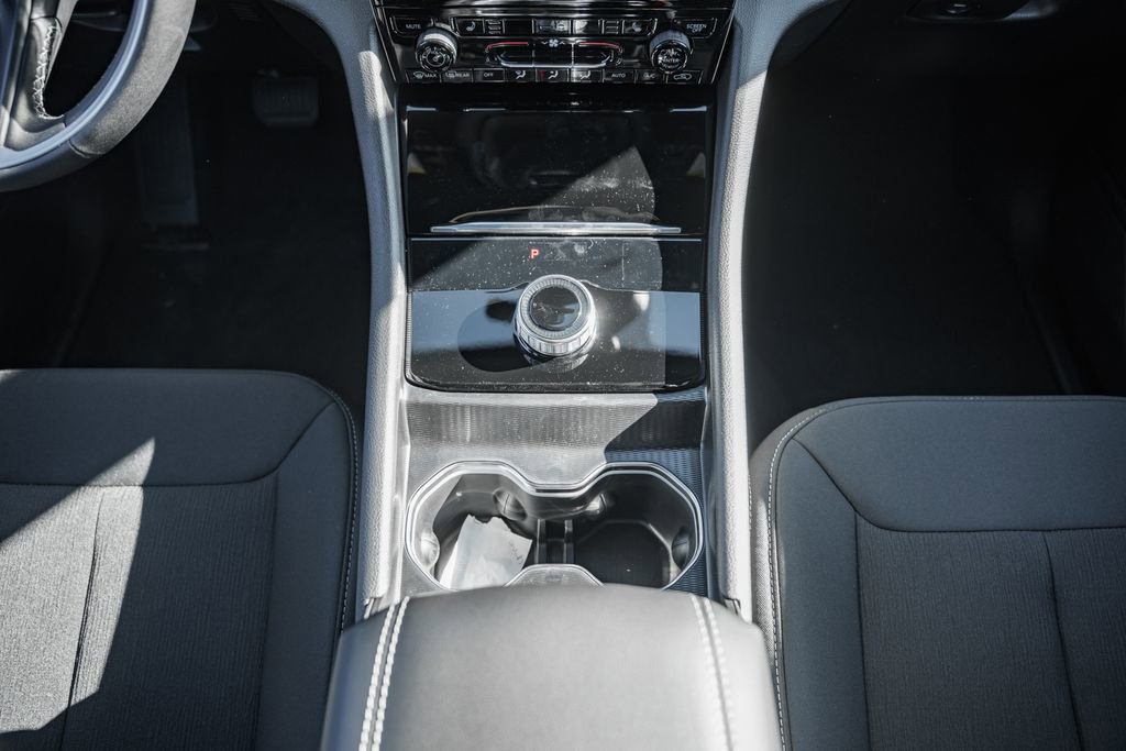 New 2025 Jeep Grand Cherokee Laredo X w/ Luxury Tech Group I image 25