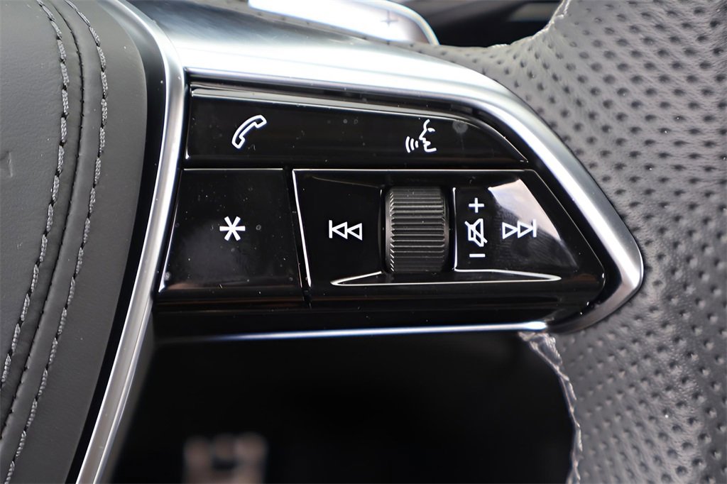 Used 2025 Audi S8 w/ Executive Package image 21