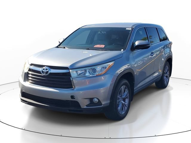 Used 2014 Toyota Highlander Plus AWD/4WD image 2