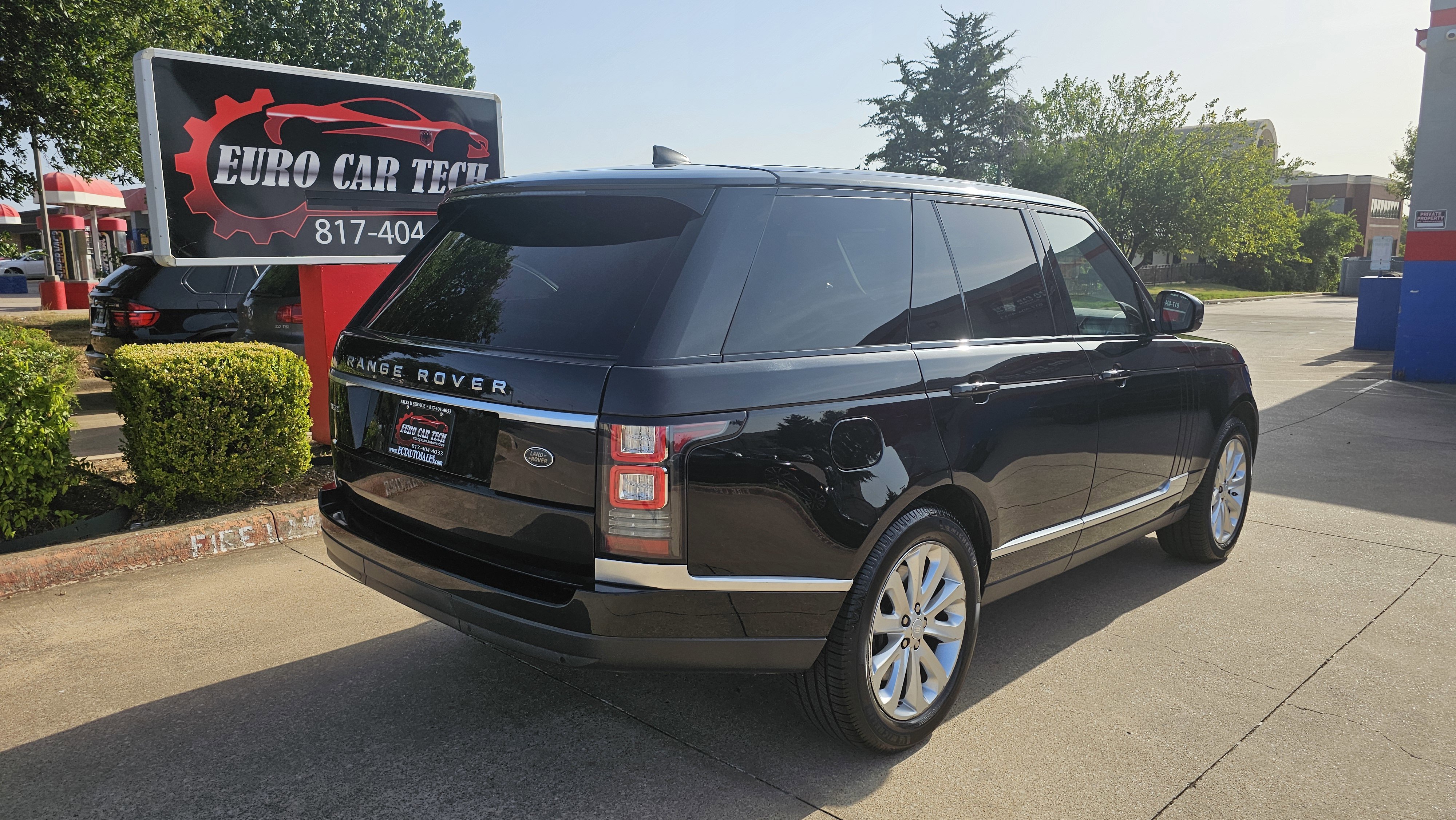 Used 2017 Land Rover Range Rover HSE image 8