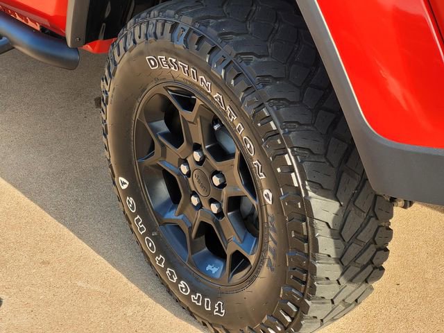 Used 2023 Jeep Gladiator Willys image 7