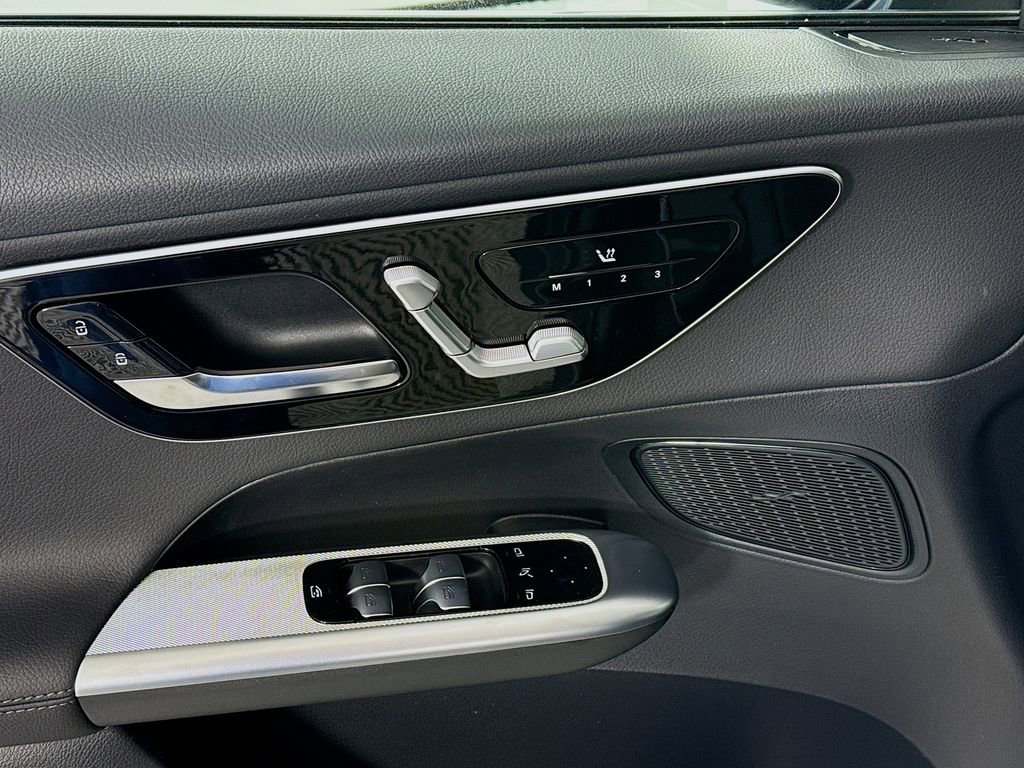 Used 2026 Mercedes-Benz GLC 300 4MATIC image 18