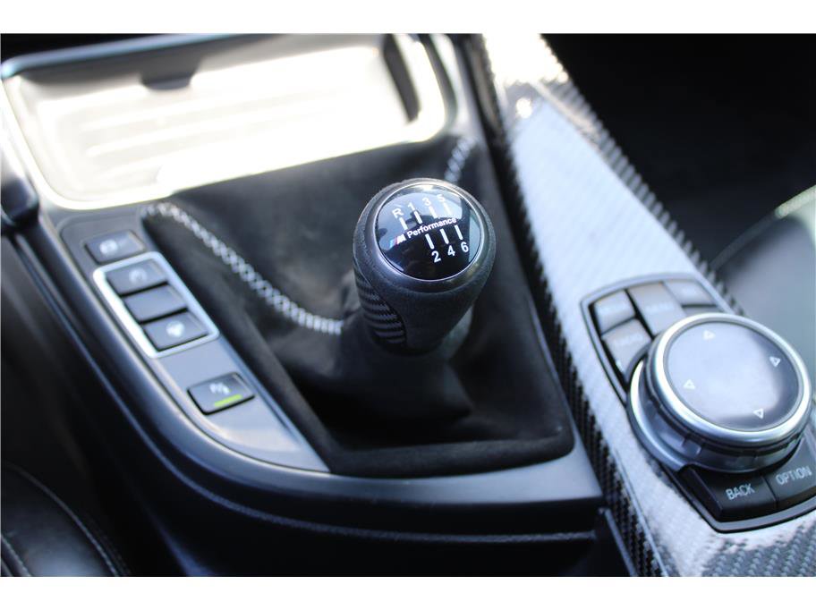 Used 2015 BMW M4 Coupe w/ Executive Package RWD image 26