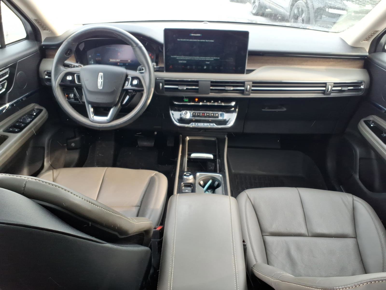 Used 2023 Lincoln Corsair Reserve w/ Equipment Group 201A image 10