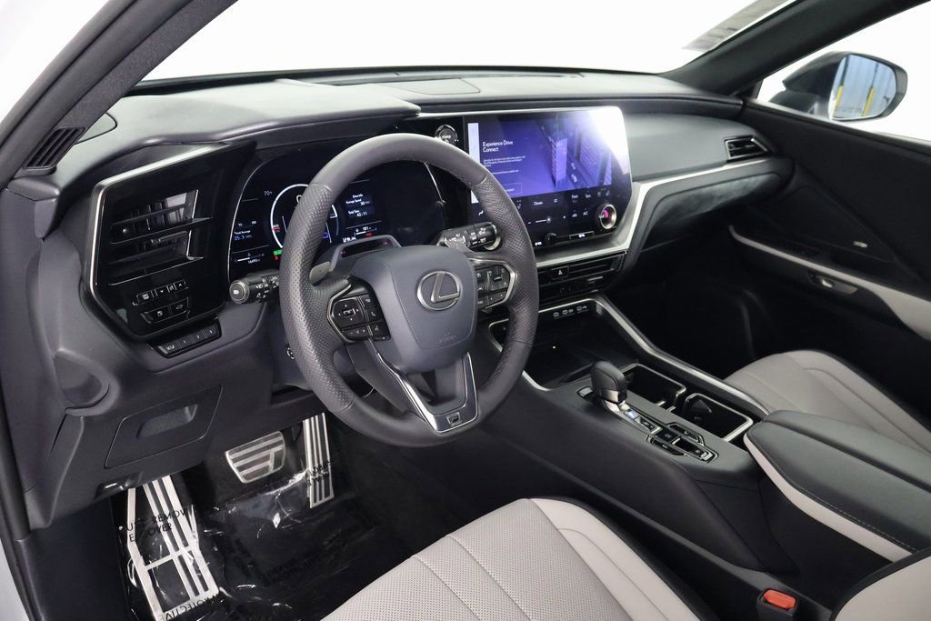 Certified 2025 Lexus TX 500h AWD w/ Technology Package image 7